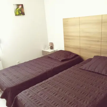Appartement Le Bleu Camargue - T3 En Duplex Classe 3 Etoiles - Arrivee Autonome - Piscine Privative A La - Parking Gratuit - Wifi Fibre - Animaux Acceptes - Ideale Famille Couple Teletravail *