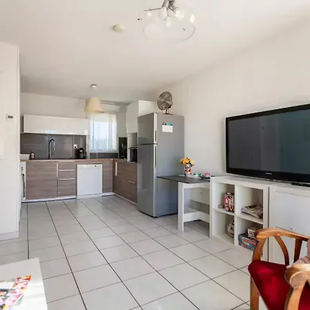 Apartament Le Bleu Camargue - T3 En Duplex Classe 3 Etoiles - Clim - Arrivee Autonome - Piscine Privative A La - Parking Gratuit - Wifi Fibre - Animaux Acceptes - Ideale Famille Couple Teletravail *