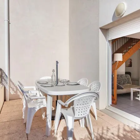 Le Bleu Camargue - T3 En Duplex Classe 3 Etoiles - Piscine Privative A La - Parking Gratuit - Wifi - Animaux Acceptes - Taxe De Sejours Reduite * Le Grau-du-Roi